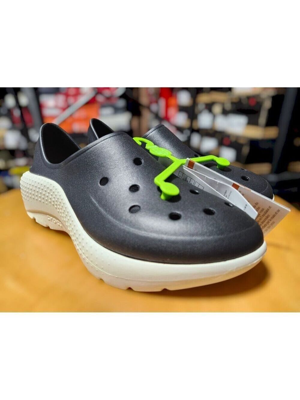Crocs shoe style Size J6